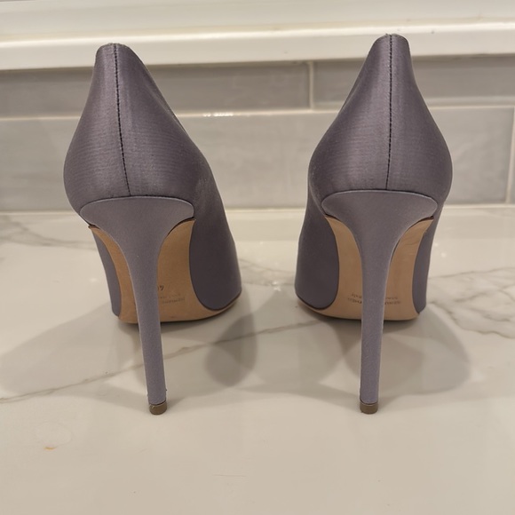 Manolo Blahnik Light Purple BB Satin Heel Pumps - Picture 2 of 5